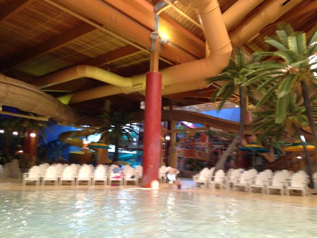  Castaway Bay  pool seating