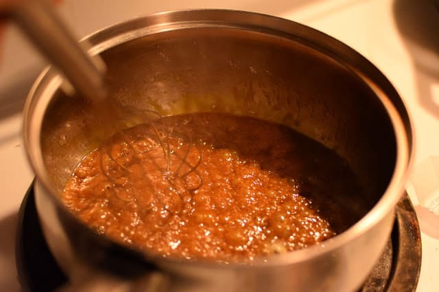 making caramel 