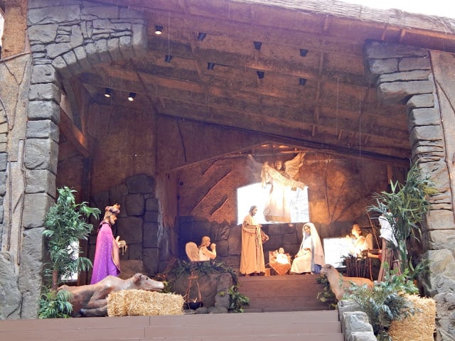 Nativity Crèche