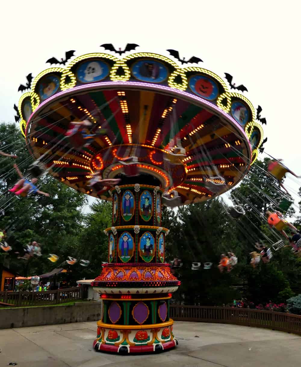 Holiday World HalloSwings