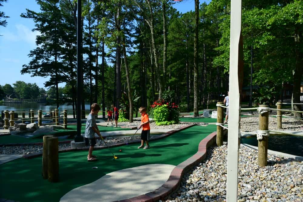 Lake Rudolph mini golf