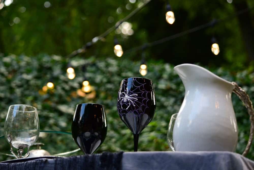 Outdoor Halloween tablescape