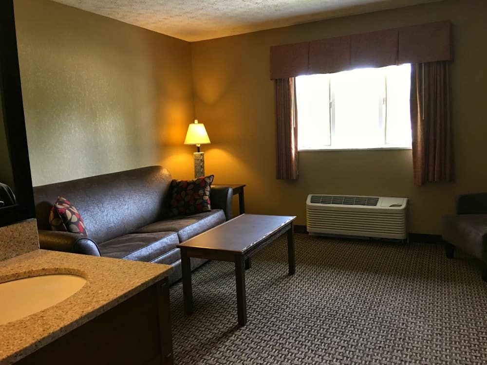 Burr Oak Lodge suite living area