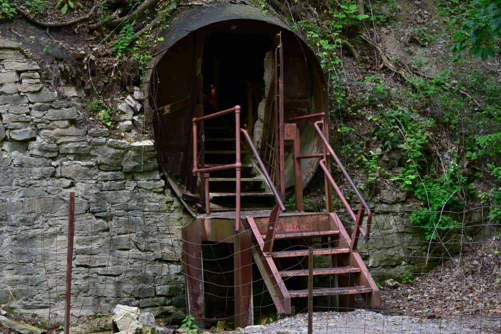 Niagara Falls USA Lockport Cave