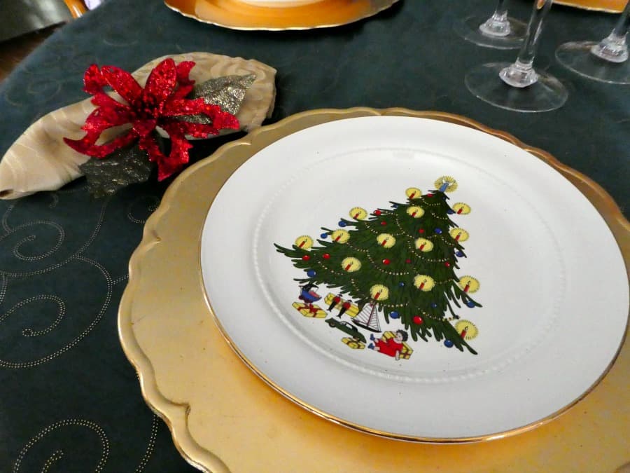 Boscovs holiday decor Christmas plates