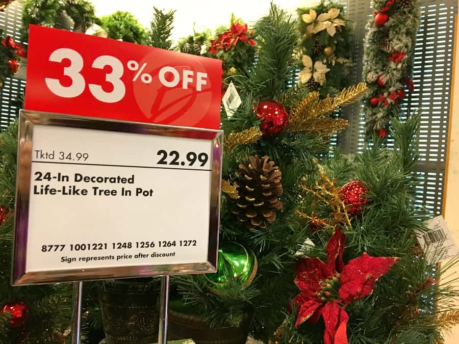 Boscov's Christmas wreaths