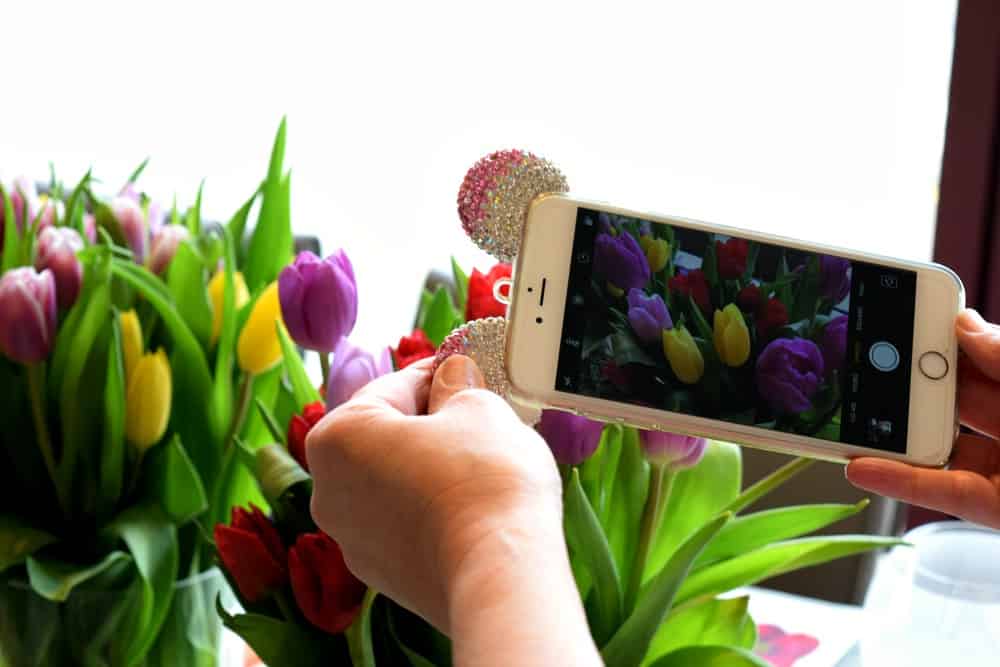 PerLora tablescape ideas window tulips