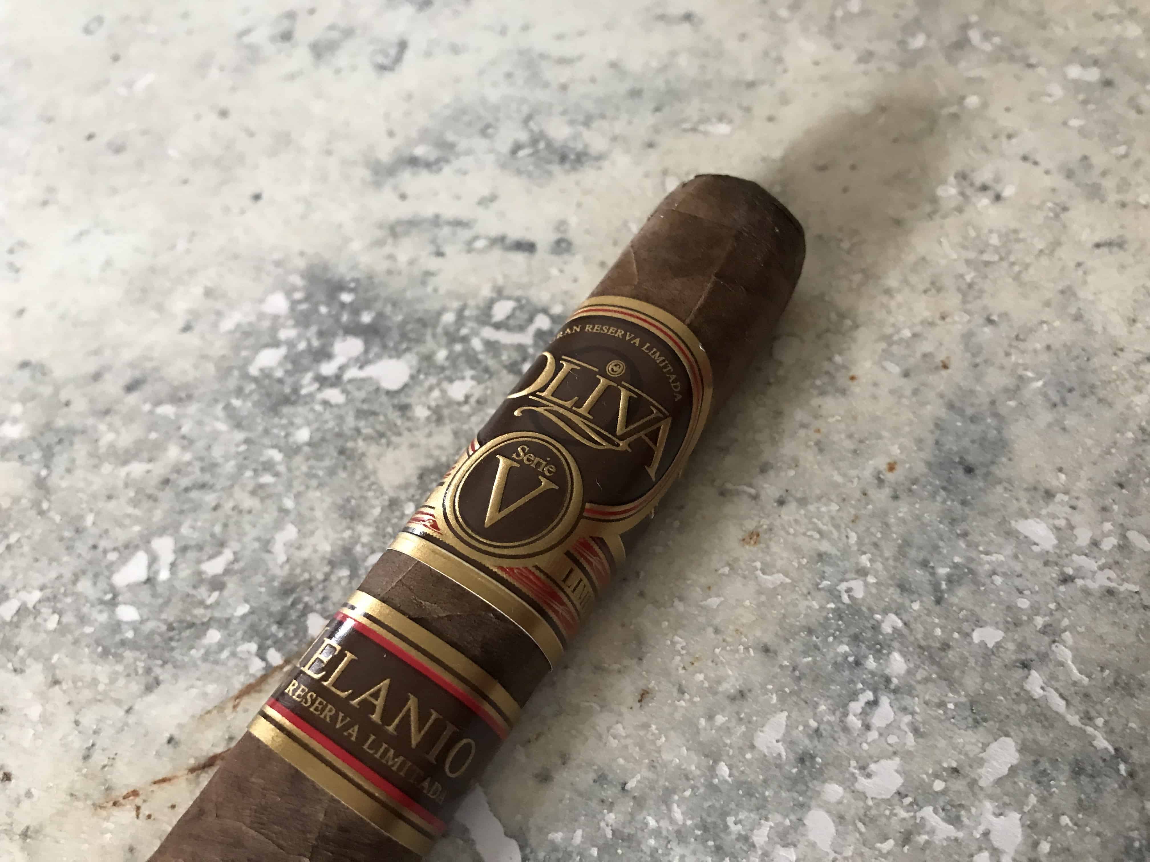 Oliva Serie V Melanio Figurado Holiday gift guide for men
