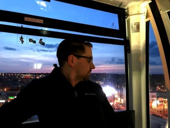 Niagara Falls Fun Pass: Niagara Skywheel at night.