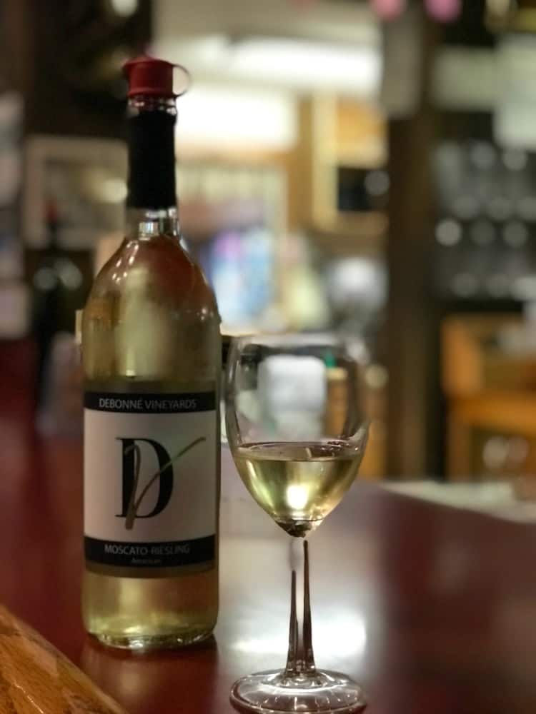 Must-visit wineries in Geneva, Ohio: Debonne Vineyards Moscato Reisling