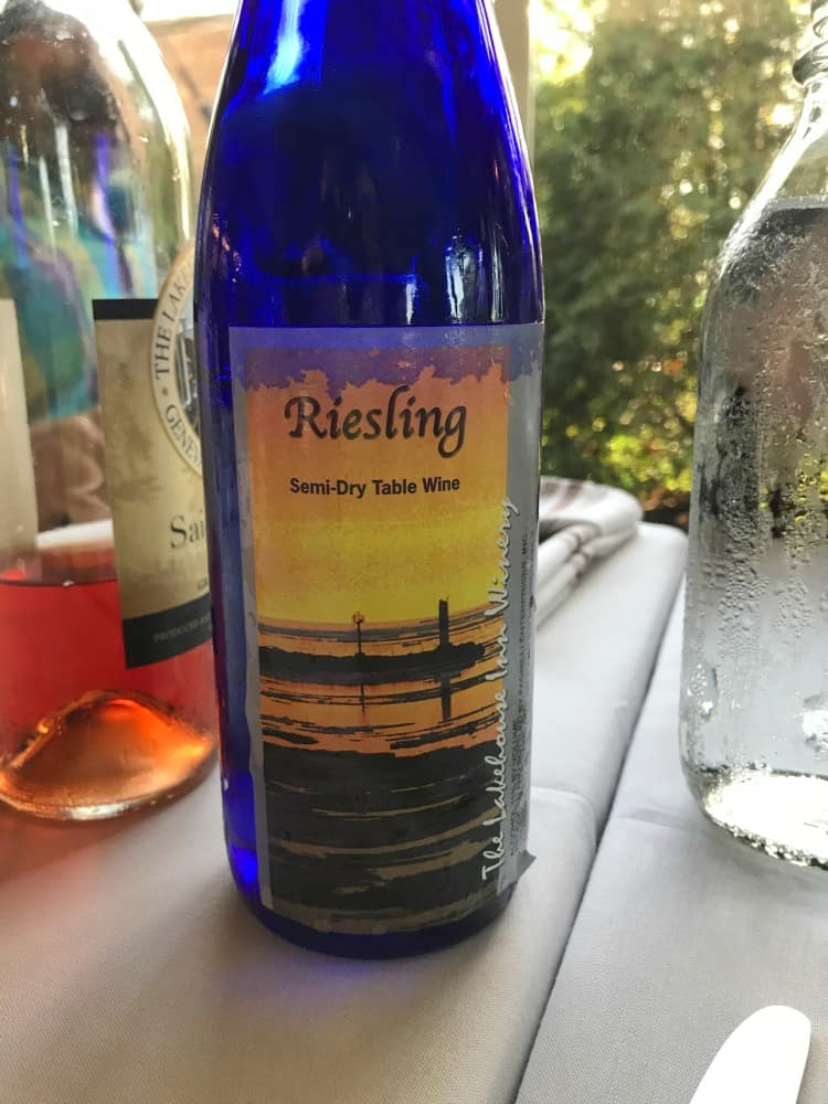 Must-visit wineries in Geneva, Ohio: Lakehouse Inn Winery Riesling