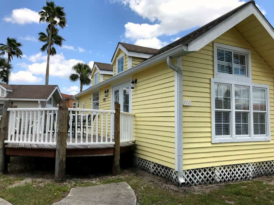 Tropical Palms RV Resort and Campground: Deluxe Super Loft exterior.