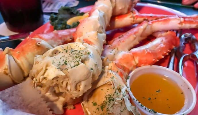 Where to eat in Clearwater Beach: Cooter's Restaurant: Crab Legs. 