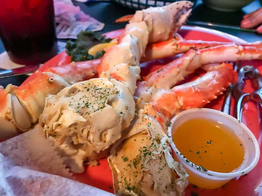 Where to eat in Clearwater Beach: Cooter's Restaurant: Crab Legs. 
