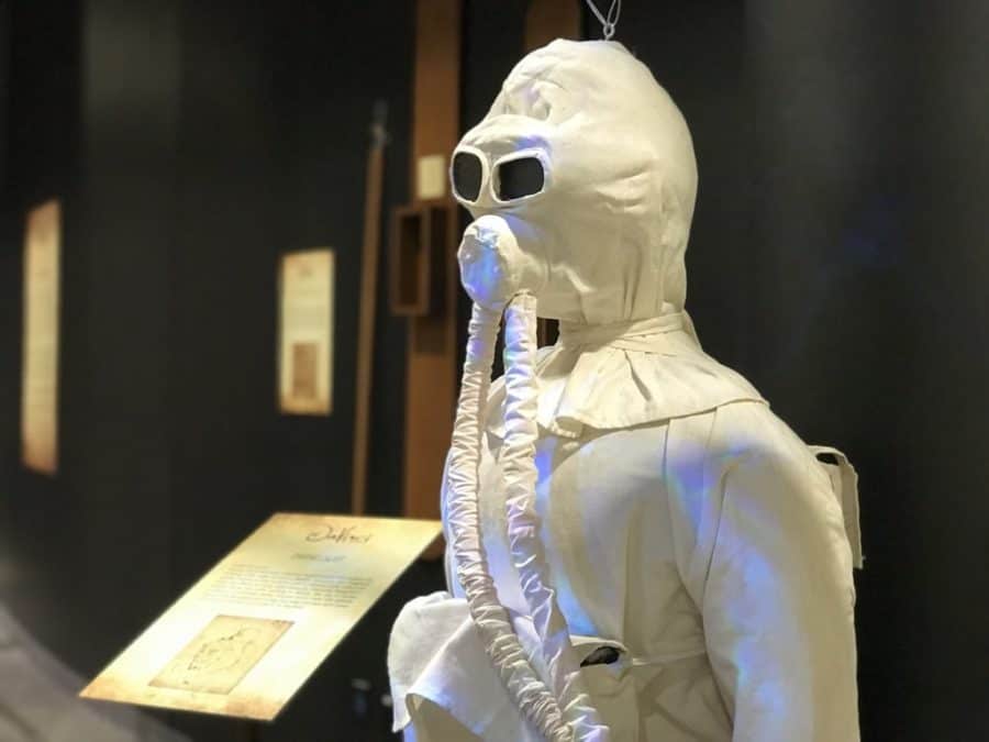 Da Vinci the Exhibition Carnegie Science Center: breathing apparatus