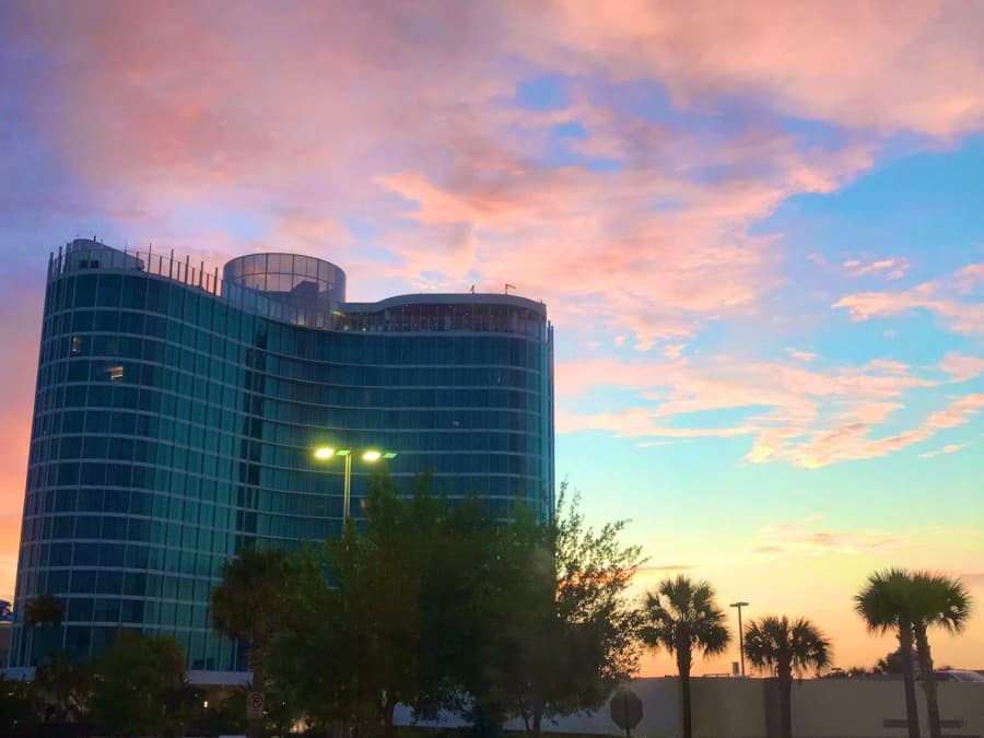 Universal Orlando Hotel Benefits and Perks: Aventura Resort early park entry