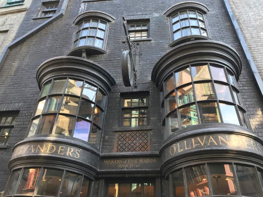 Mistakes at Universal - Ollivander's wand shop