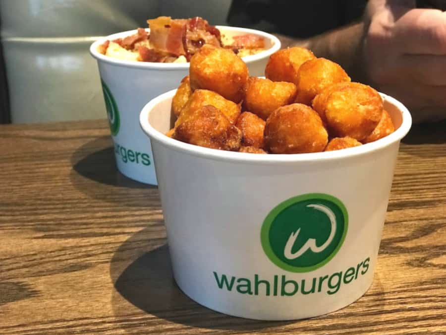 Wahlburgers Pittsburgh Robinson: Sweet Potato tots