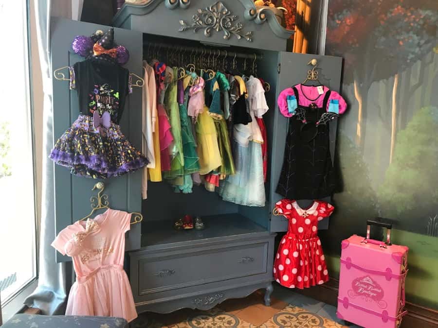 which Bibbidi Bobbidi Boutique is better: Disney Springs Princess Dresses