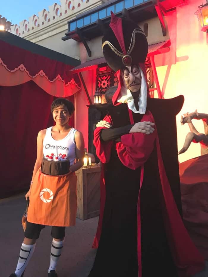 Mickey's Not-So-Scary Halloween Party with teens: Jafar meet and greet