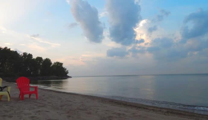 romantic getaway in Sandusky, Ohio: Beaches to walk