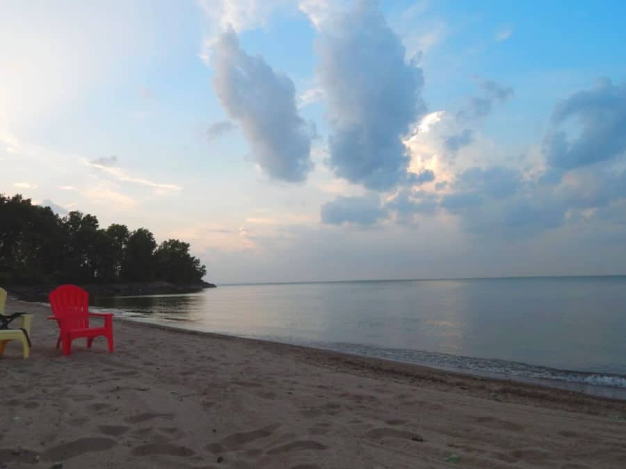 romantic getaway in Sandusky, Ohio: Beaches to walk