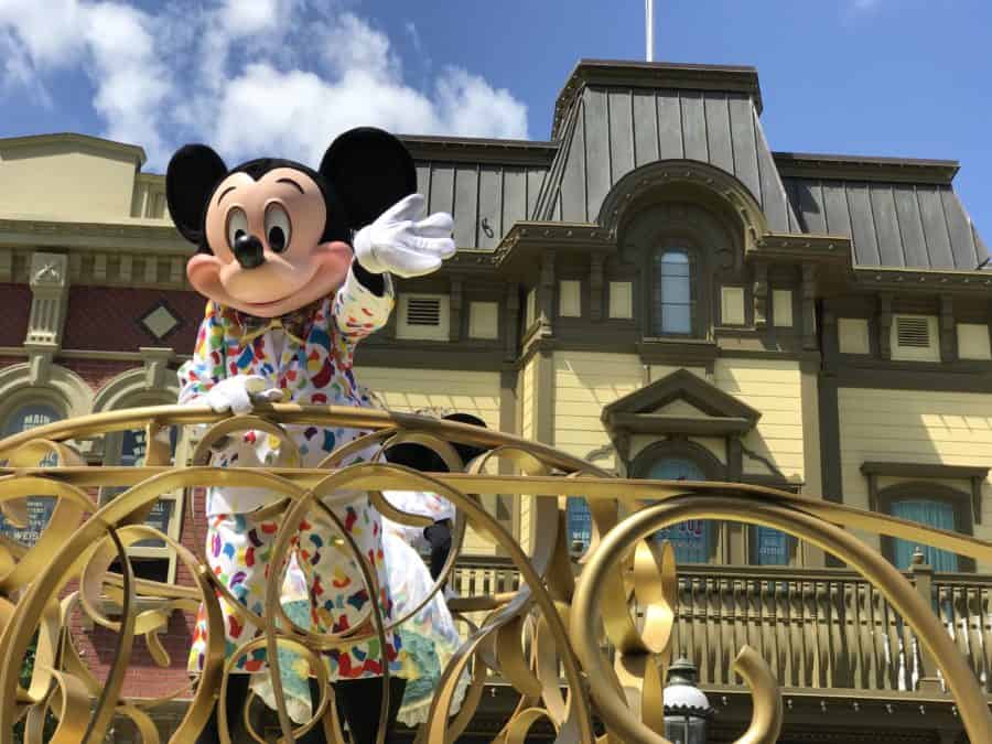 Details about   OFFICIAL HOST & HOSTESS OF MAGIC KINGDOM,DISNEY WORLD-MICKEY and MINNIE MOUSE 