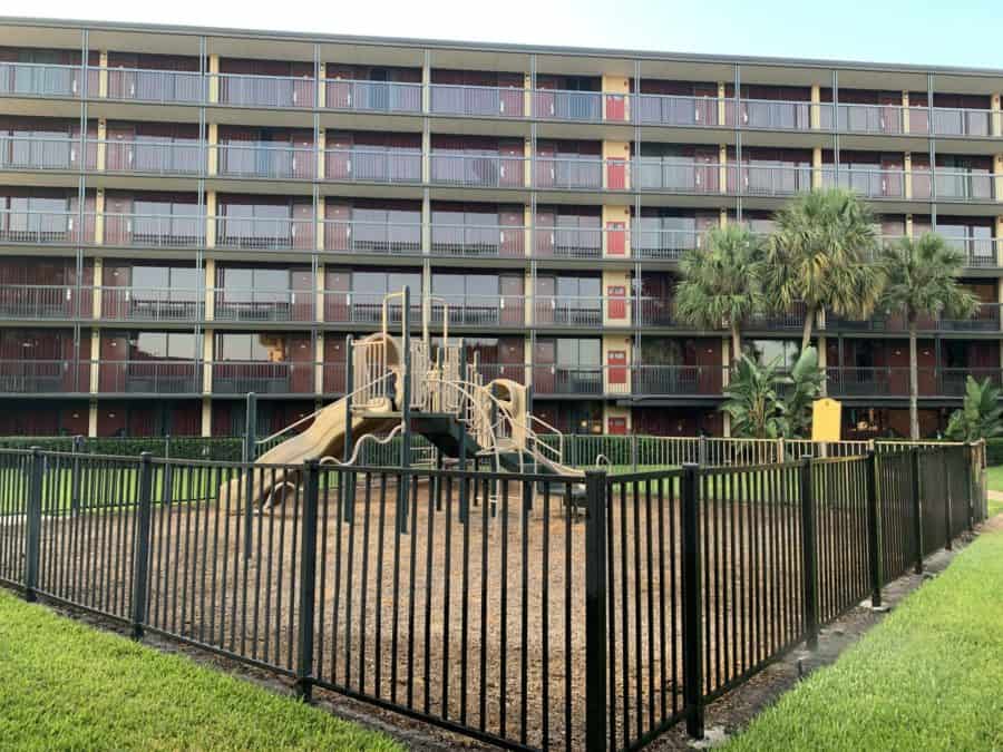 Rosen inn International review -main pool playground