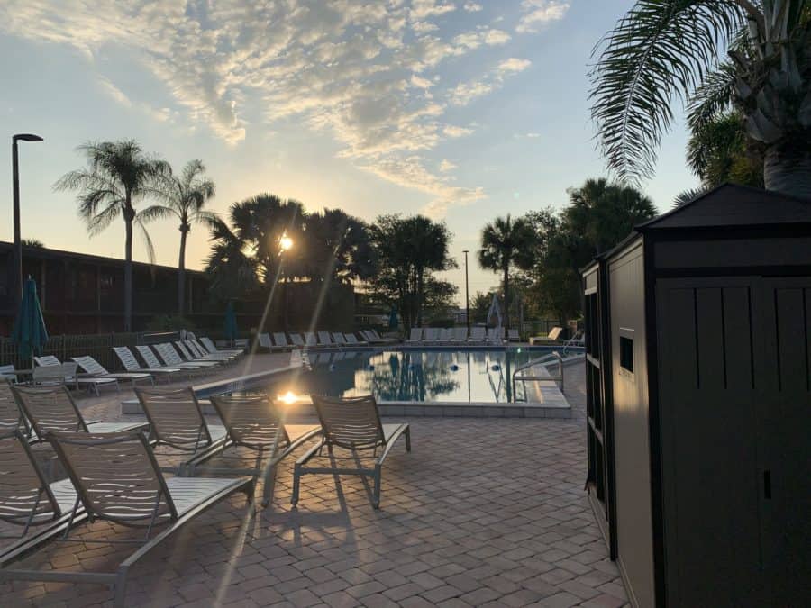 Rosen inn International review -main pool