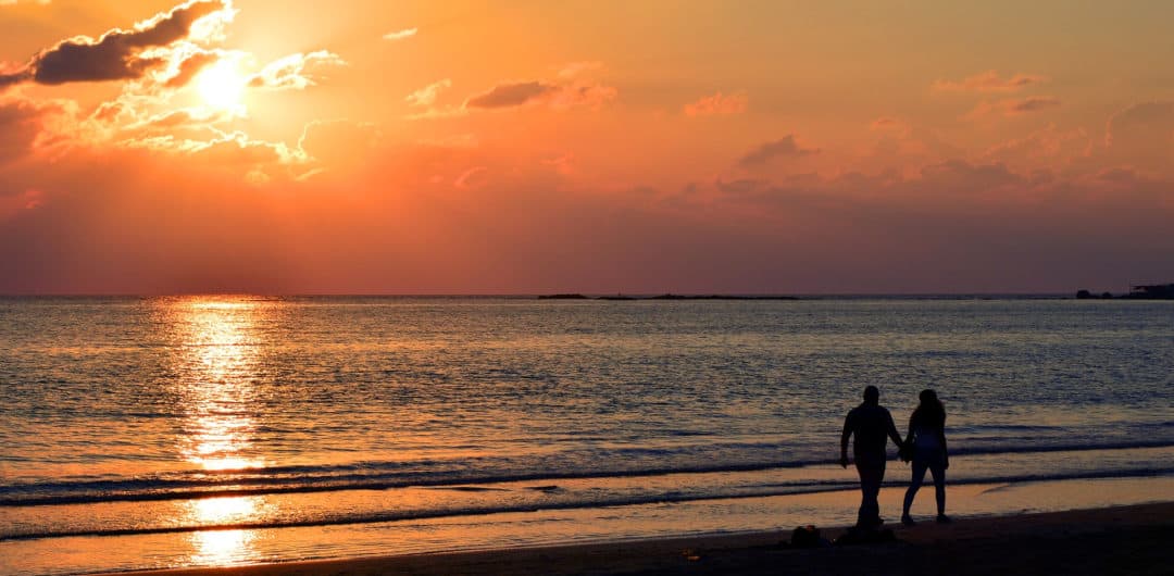 How to Create a Romantic Getaway for Two