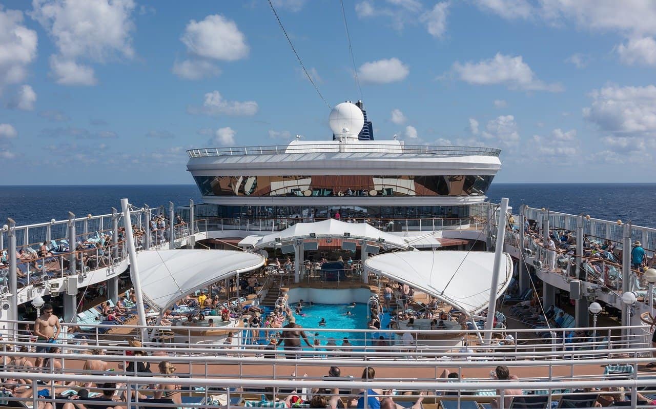 how to save money on spring break travel cruise ports