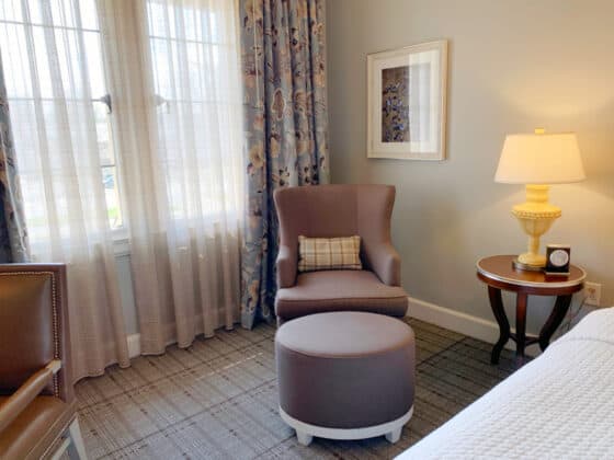 granville inn review king room seating