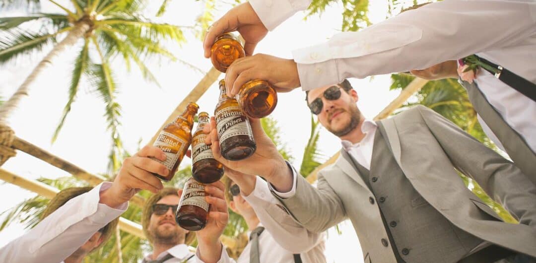 practical groomsmen gifts they'll use - Groom Beauty Preparations 