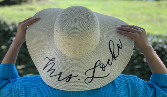 practical bridesmaids gifts - floppy beach & sun hat