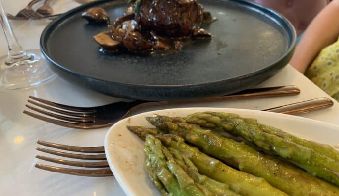 where to eat in Biloxi - Field's Steak and Oyster Bar