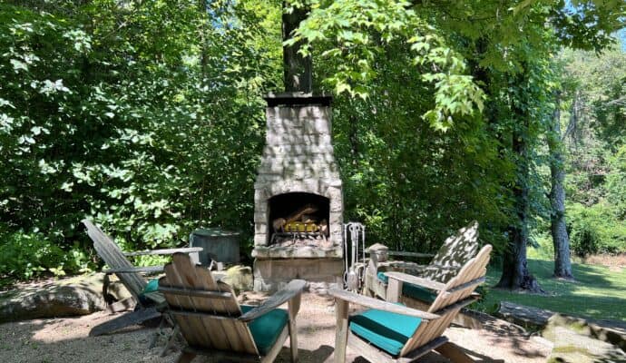 welsh hills inn bed and breakfast review - outdoor fireplace area