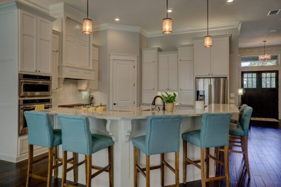 5 things you shouldn't do when viewing a house for sale -kitchen cabinets