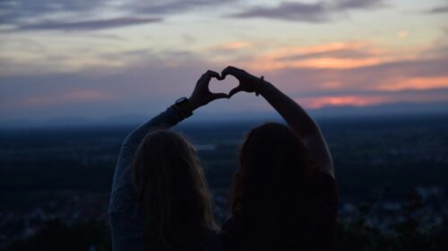 Memorable Things To Do Before Your Bestie Moves Away - taking memorable photos