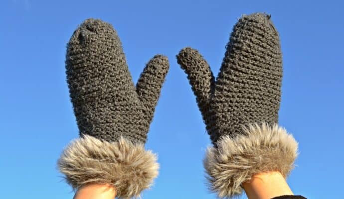Cold Weather Gear To Take On a Vacation - mittens