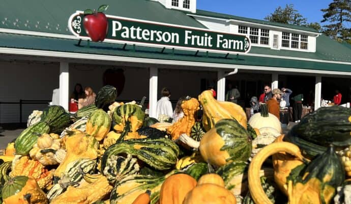 Romantic Things to Do on a Lake County Ohio Couples Getaway - patterson's fruit farm