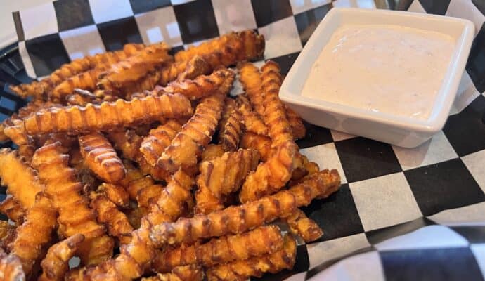 Things to Do in Madison Indiana - Mad love restaurant French fries