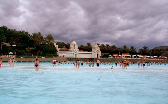 thrilling waterparks around the world - siam waterpark
