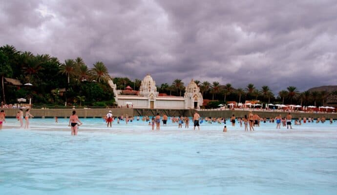 thrilling waterparks around the world - siam waterpark