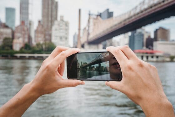 Best Business Ideas for Travelers - travel blogger