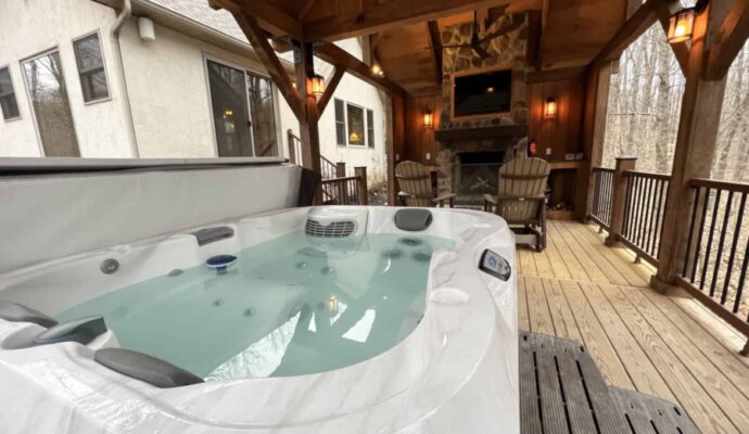 Cherry Ridge Retreat Honest Review - ravine's edge hot tub