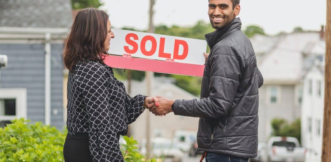 Moving Home? How to Speed Up the Buying and Selling Process 1 Moving Home? How to Speed Up the Buying and Selling Process Common Mistakes That First-Time Home Buyers Make - sold house