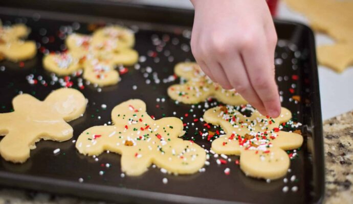 Fun Family Experiences To Consider for Winter Break - new family tradition - baking cookies