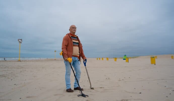 Fun Things To Do at the Beach Even if You Don’t Swim - metal detecting