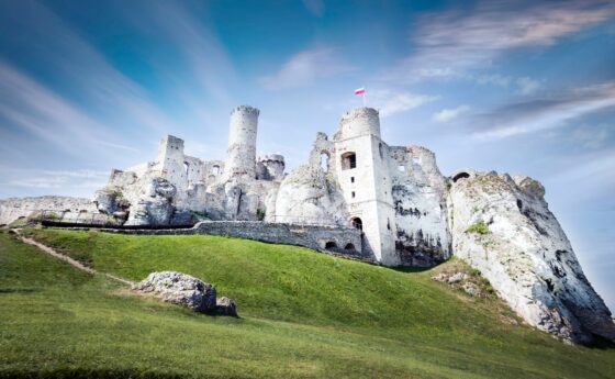 Popular Travel Destinations for Students Overseas - Poland castle
