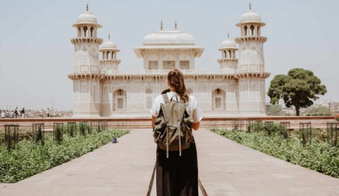 language holidays as a student - taj mahal